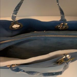 bebe Bags - NWT! Bebe 2 in 1 Tote with Removable Inner Bag bebe Bags - NWT! Bebe 2 in 1 Tote with Removable Inner Bag
